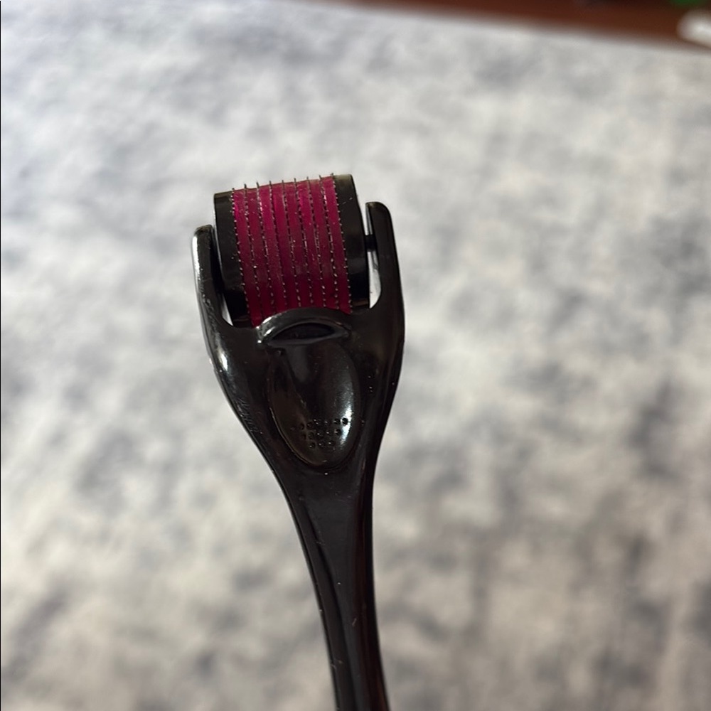 Black and Pink Derma Roller